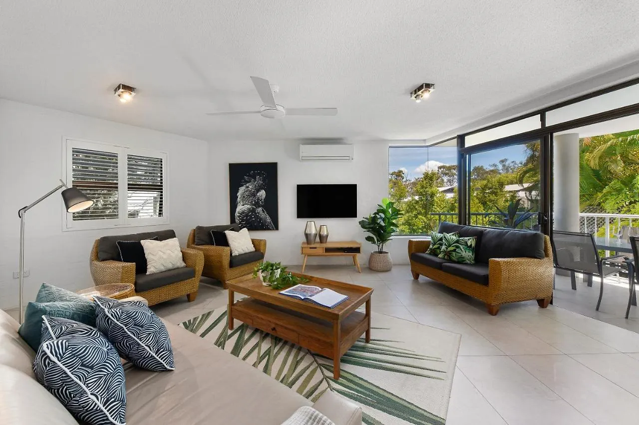 Stylish Beach Serenity, Naousa 5 Villa Noosa Heads